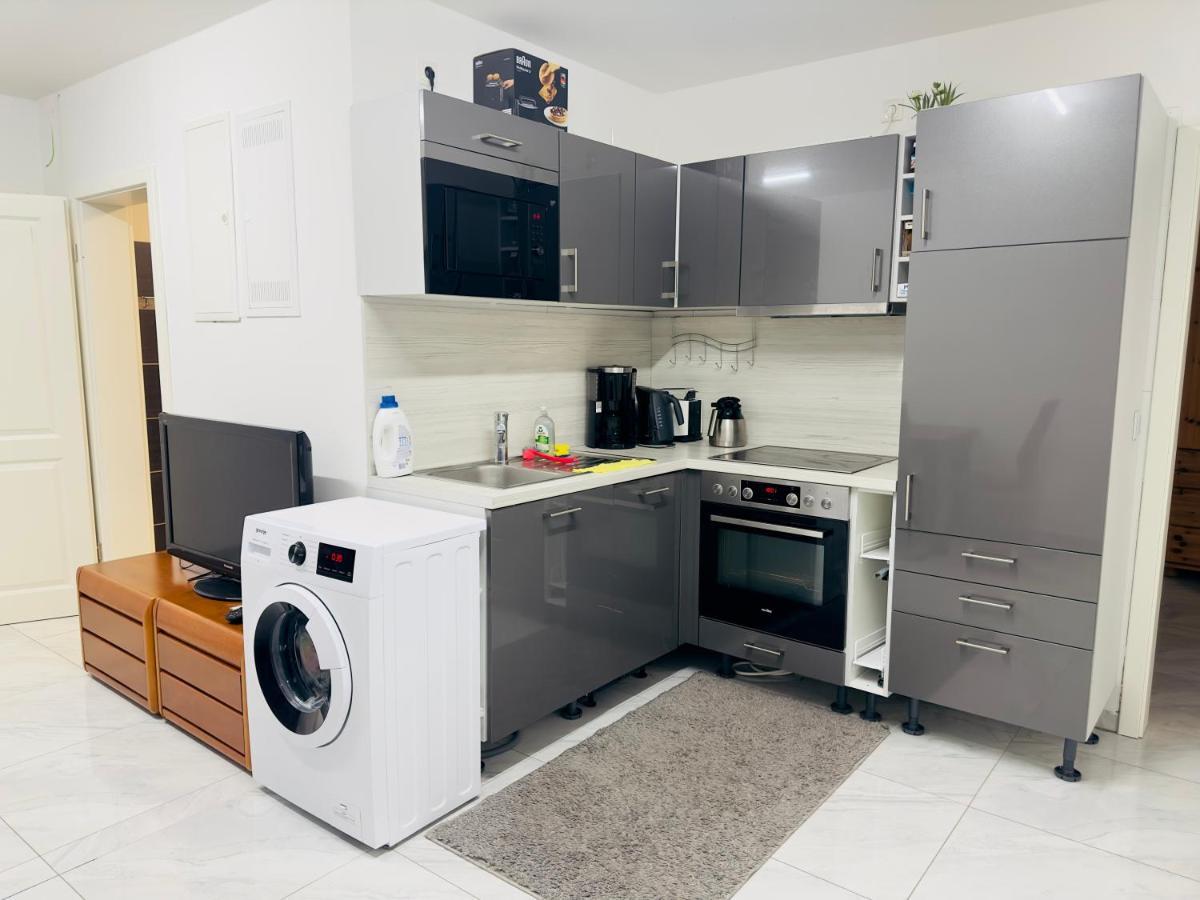 המבורג Fully Equipped Apartment 3 Rooms 5 Bed מראה חיצוני תמונה